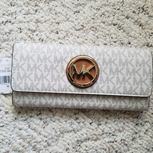 Sale!Michael Kors Fulton Carryall LG Gusset Wallet